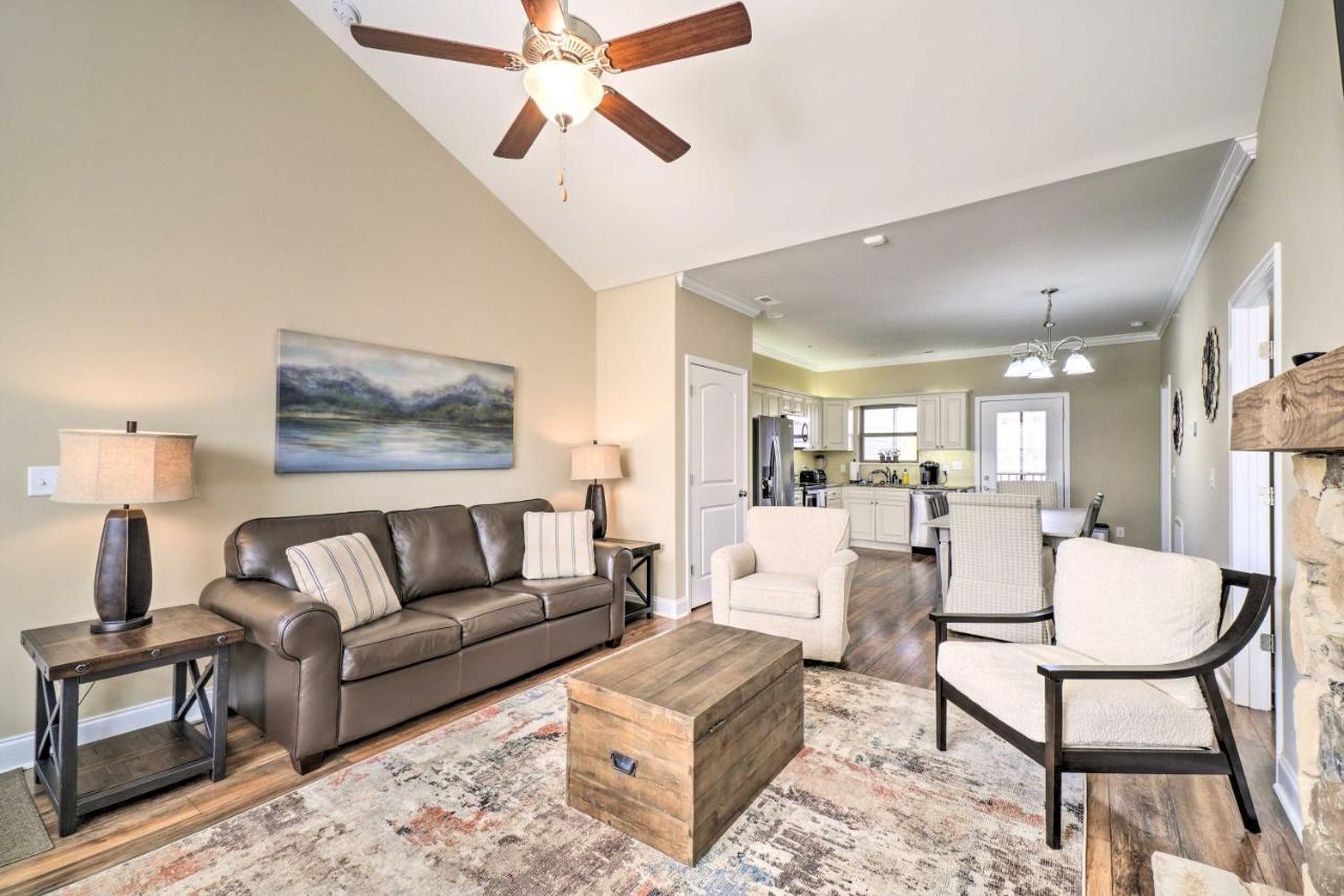 Chic Townsend Condo With Saltwater Pool! 외부 사진