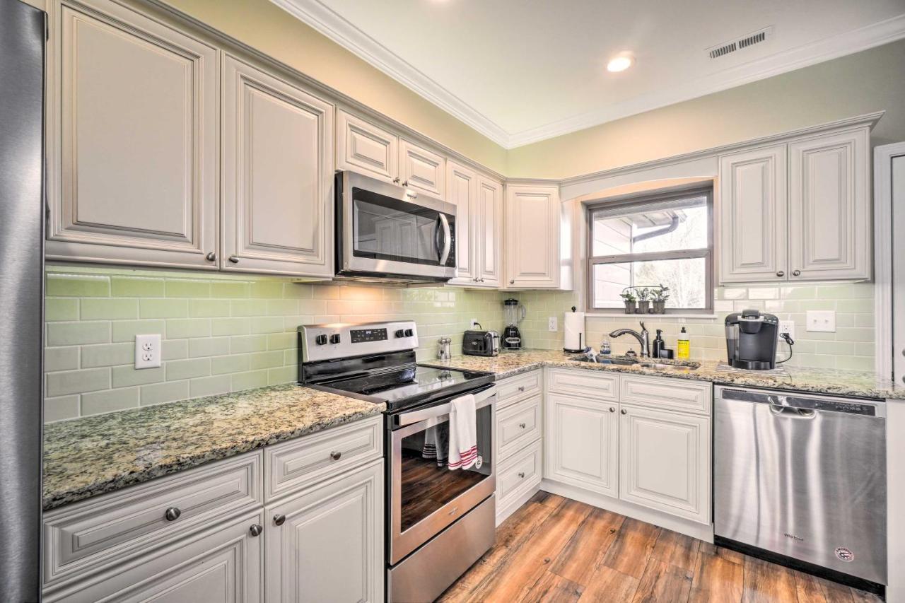 Chic Townsend Condo With Saltwater Pool! 외부 사진