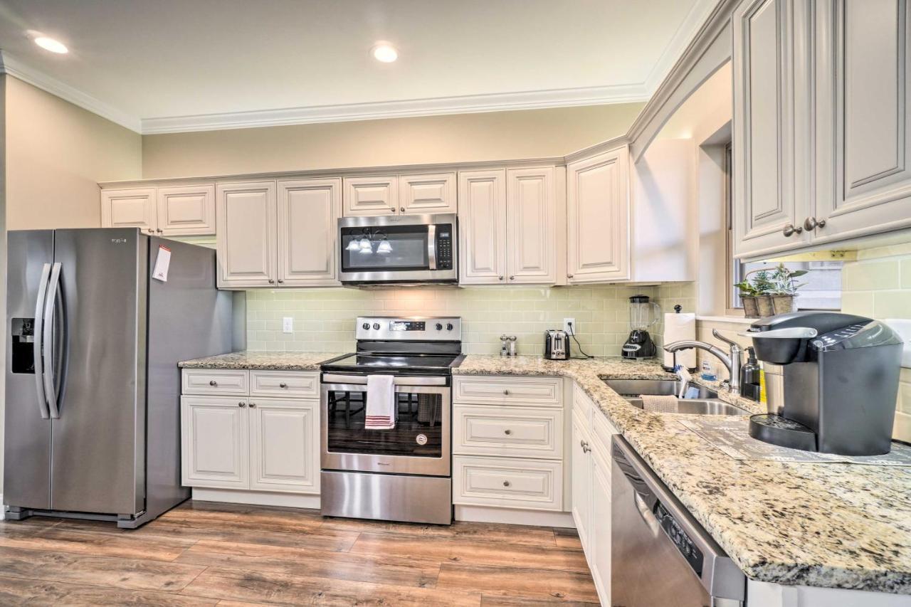 Chic Townsend Condo With Saltwater Pool! 외부 사진