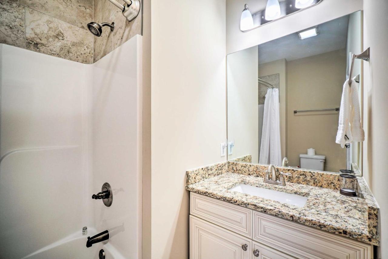 Chic Townsend Condo With Saltwater Pool! 외부 사진